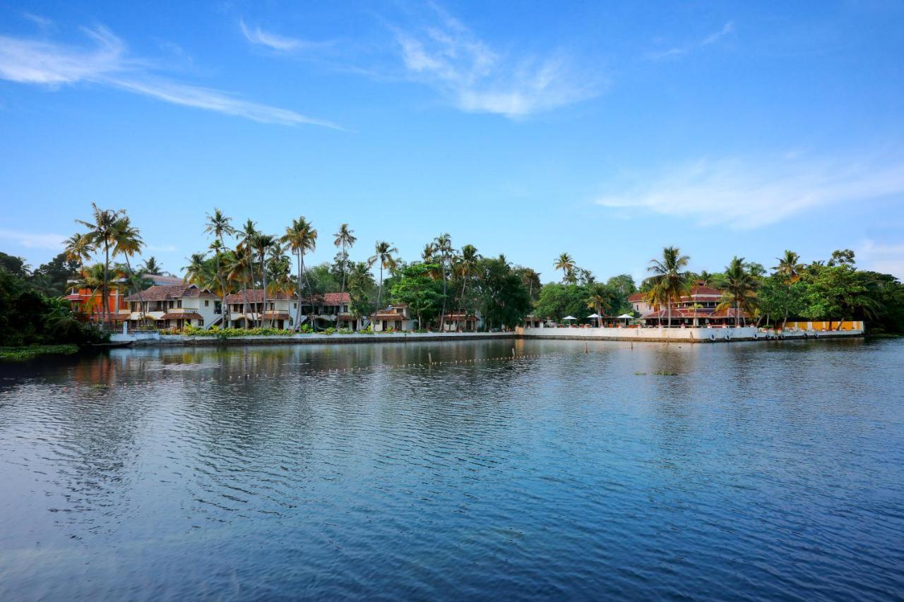 The World Backwaters, Alleppey Кумараком Екстериор снимка
