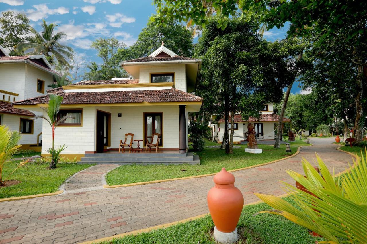 The World Backwaters, Alleppey Кумараком Екстериор снимка