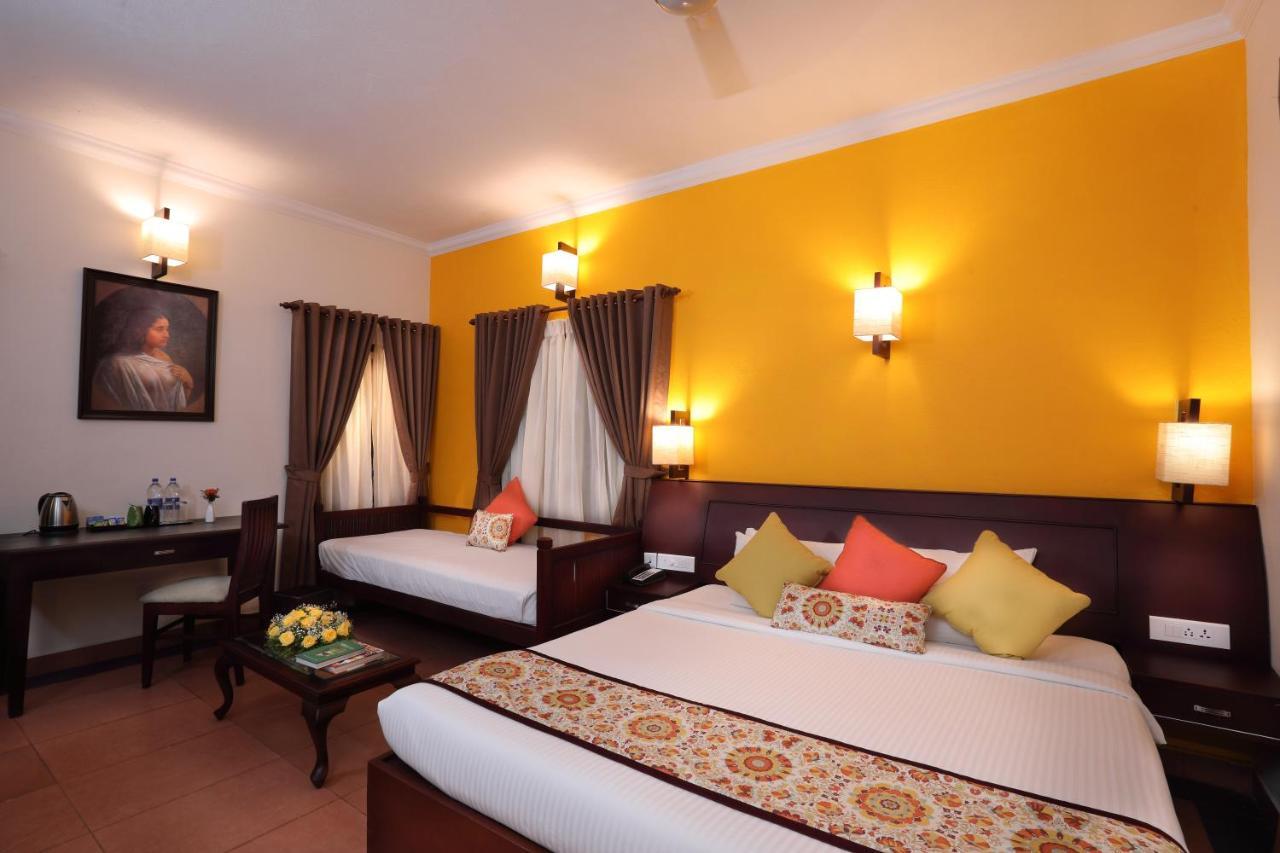 The World Backwaters, Alleppey Кумараком Екстериор снимка