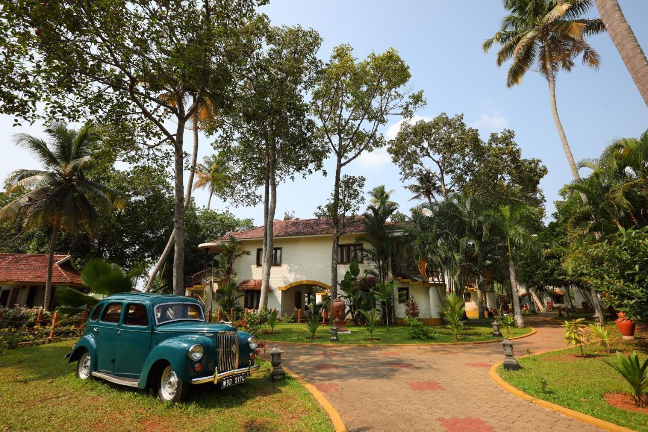 The World Backwaters, Alleppey Кумараком Екстериор снимка