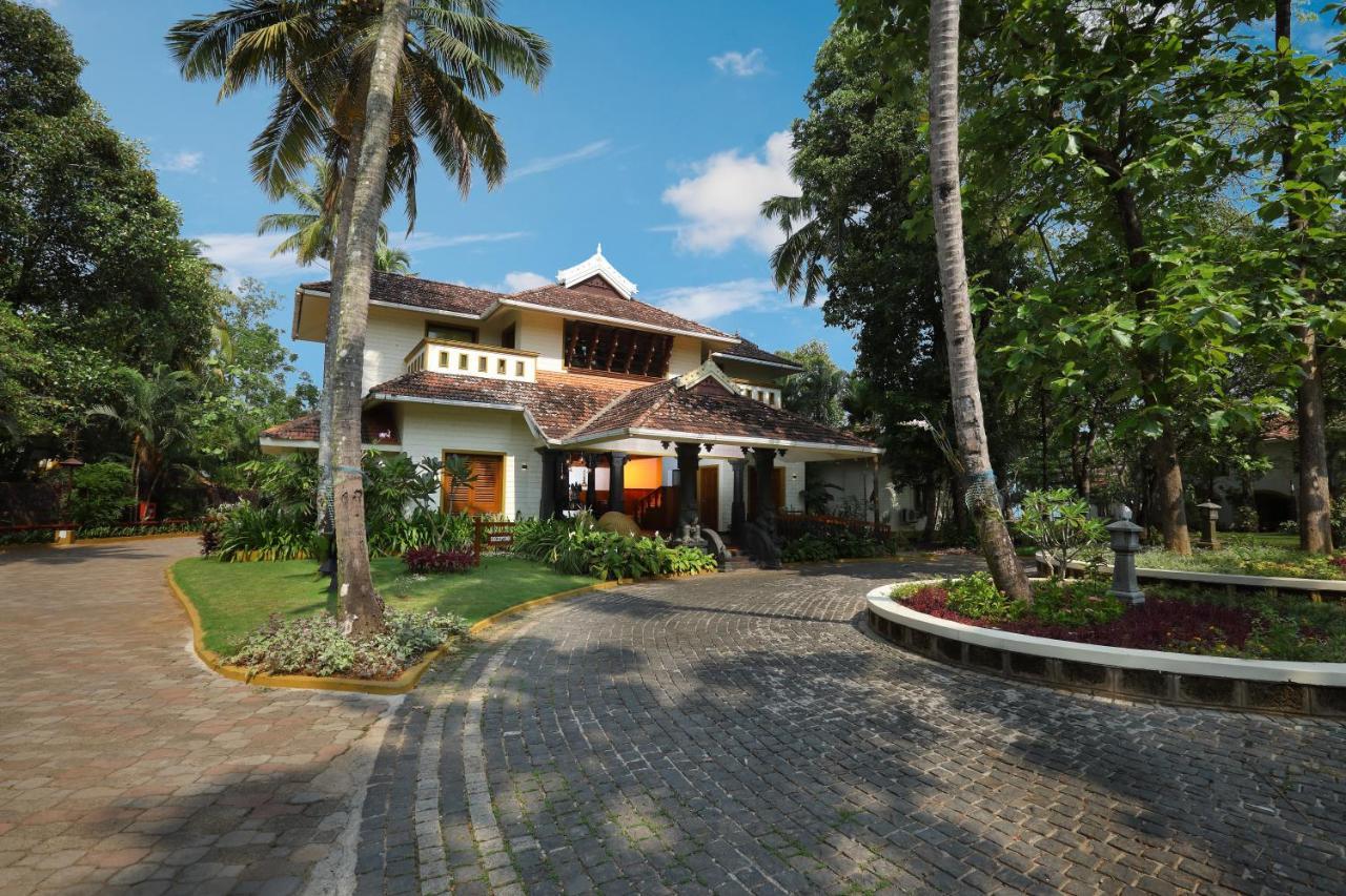 The World Backwaters, Alleppey Кумараком Екстериор снимка
