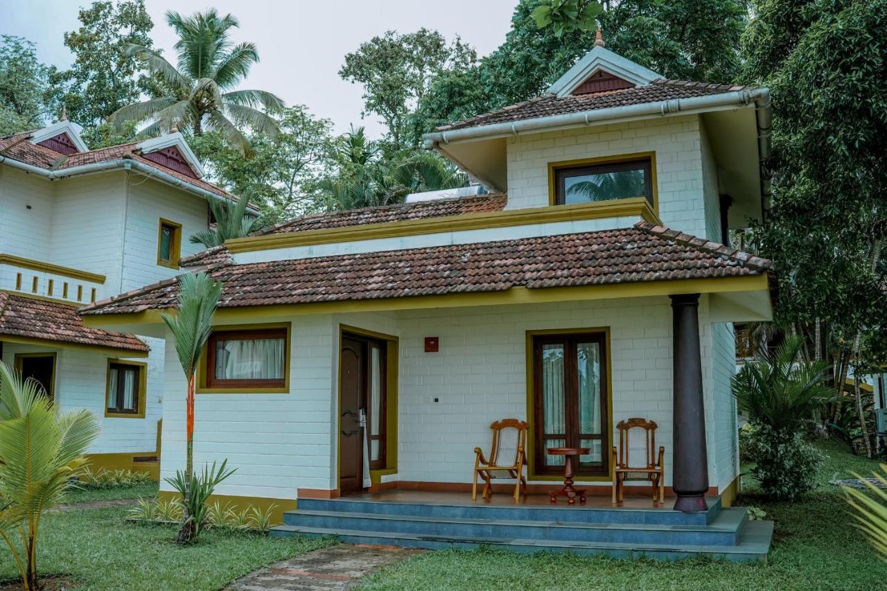 The World Backwaters, Alleppey Кумараком Екстериор снимка