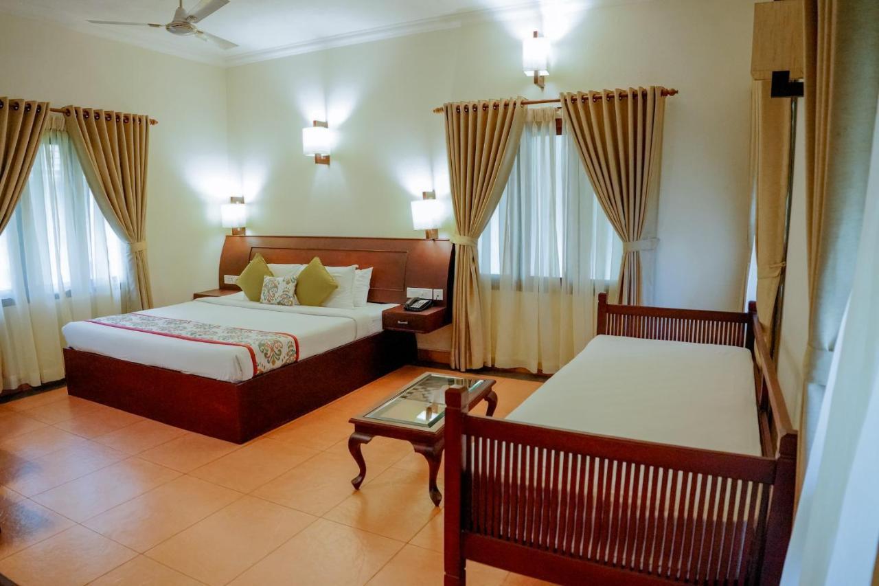 The World Backwaters, Alleppey Кумараком Екстериор снимка