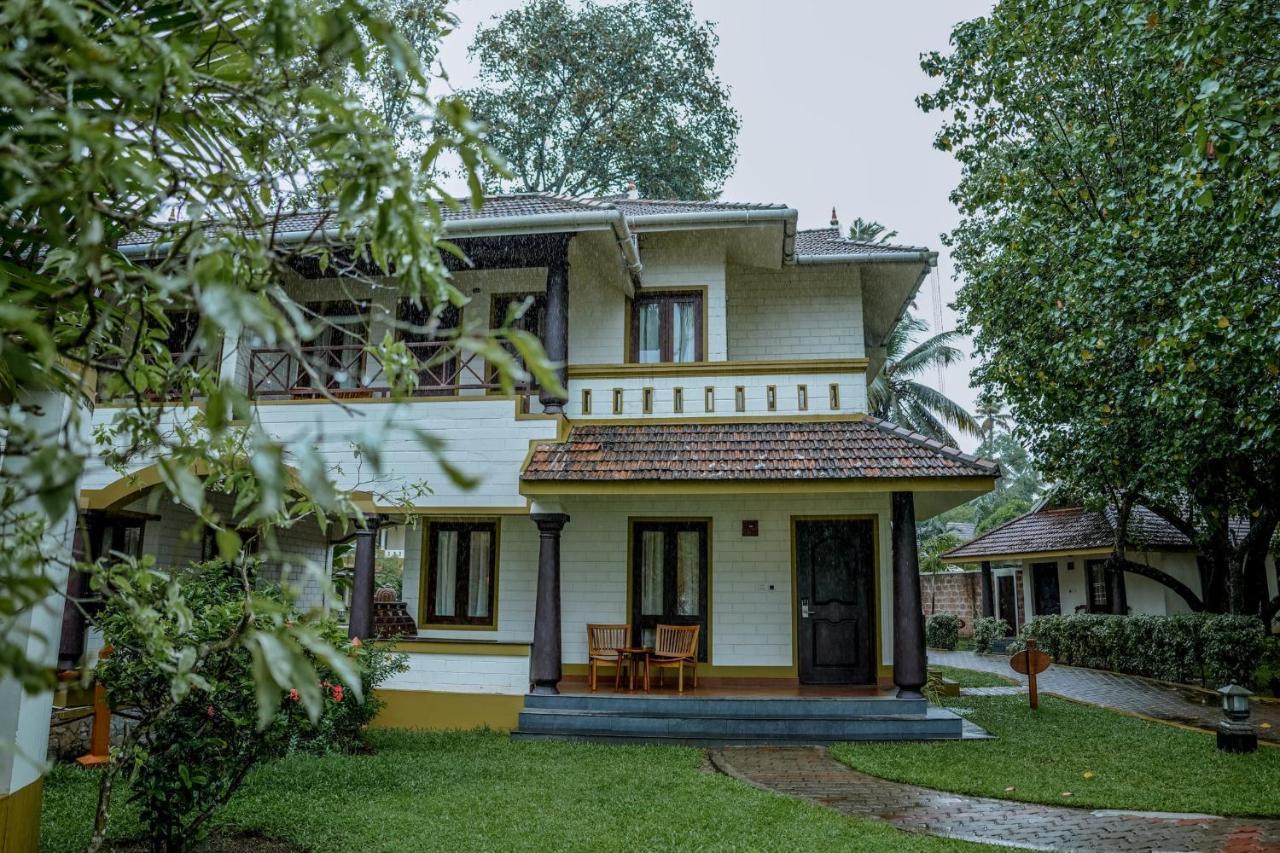 The World Backwaters, Alleppey Кумараком Екстериор снимка