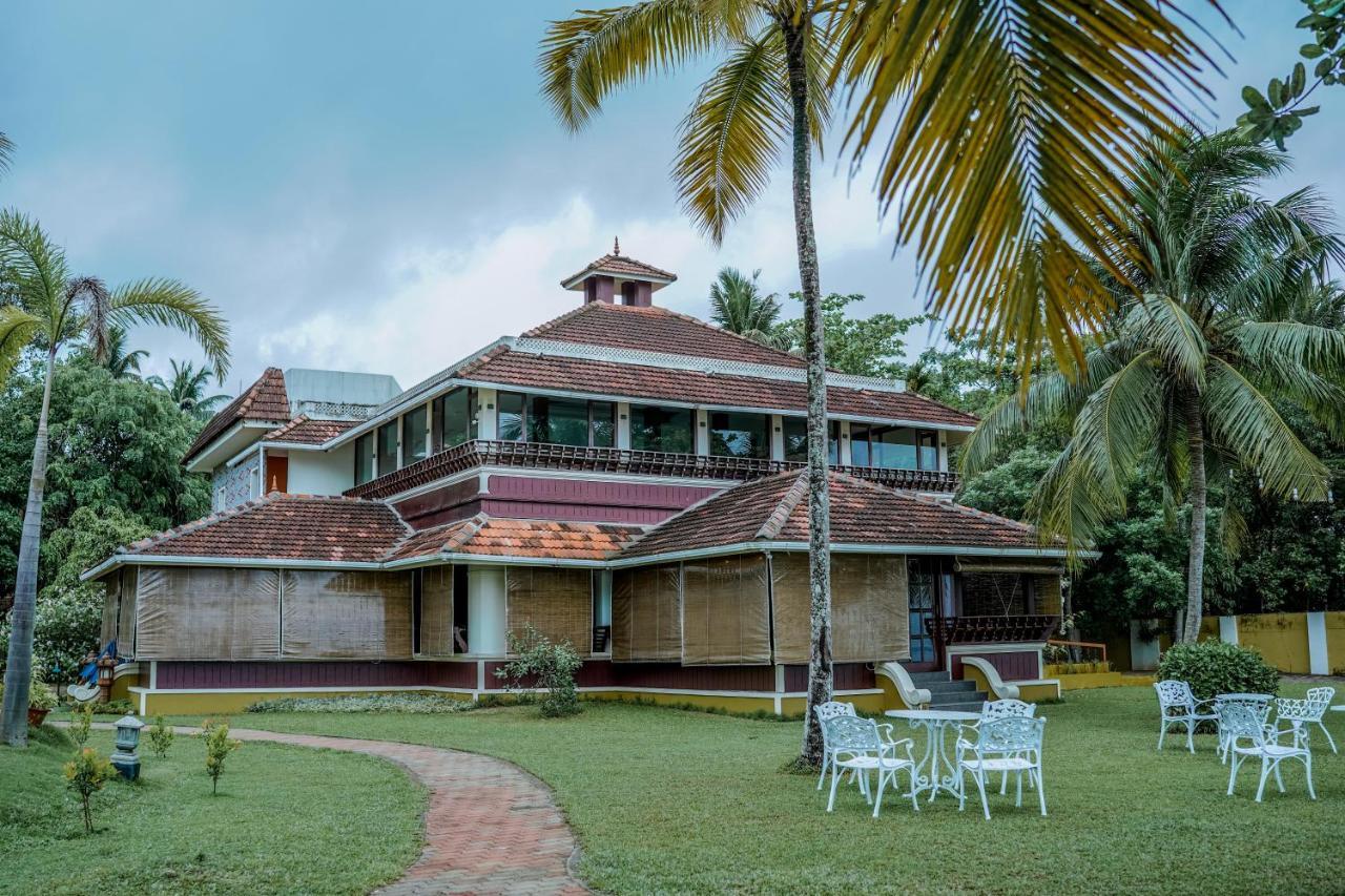 The World Backwaters, Alleppey Hotel Кумараком Екстериор снимка