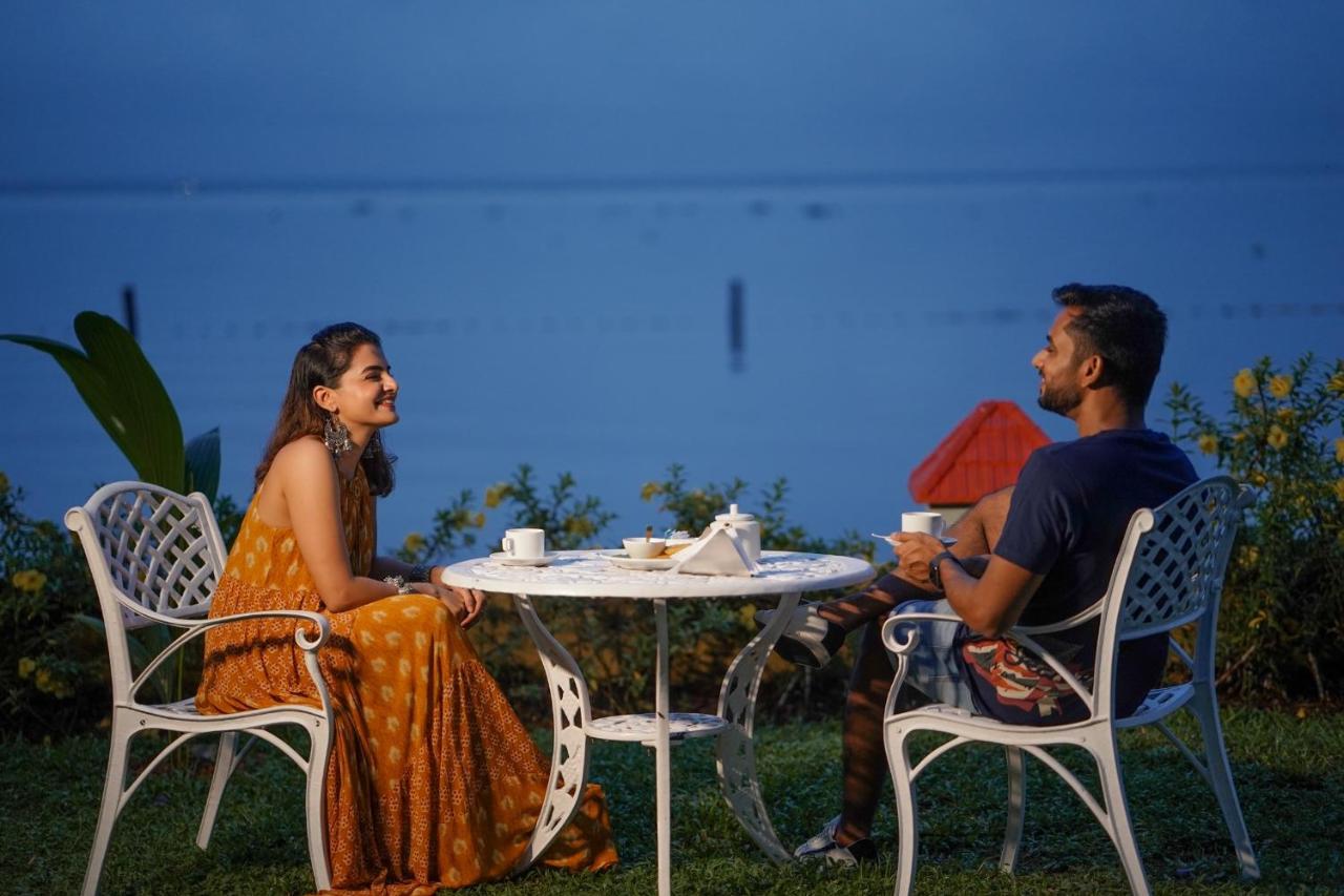 The World Backwaters, Alleppey Кумараком Екстериор снимка