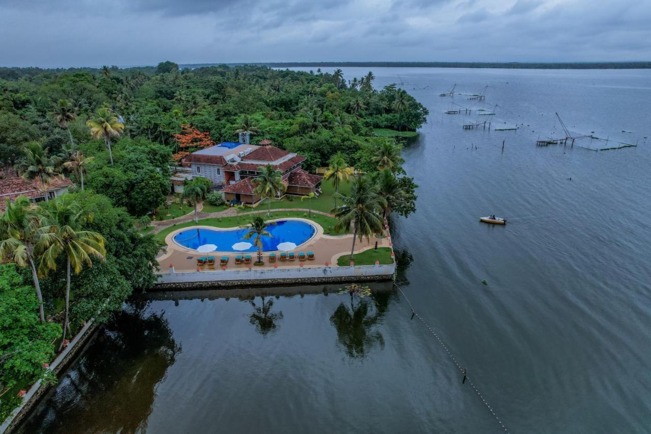 The World Backwaters, Alleppey Кумараком Екстериор снимка
