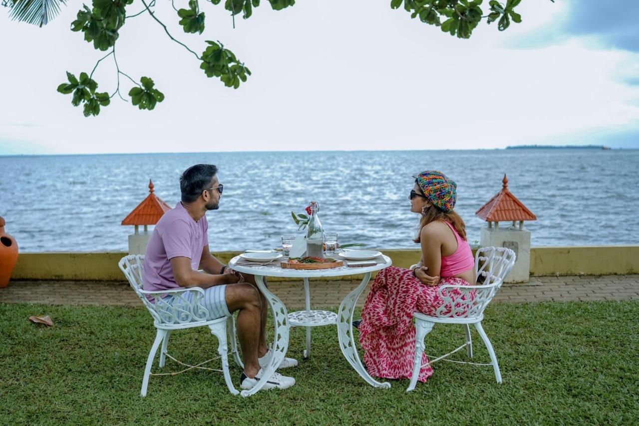 The World Backwaters, Alleppey Кумараком Екстериор снимка