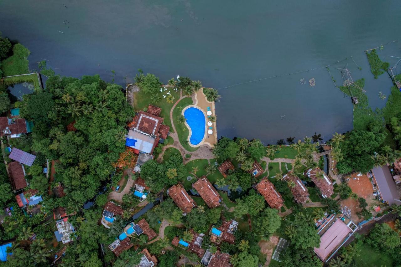 The World Backwaters, Alleppey Кумараком Екстериор снимка